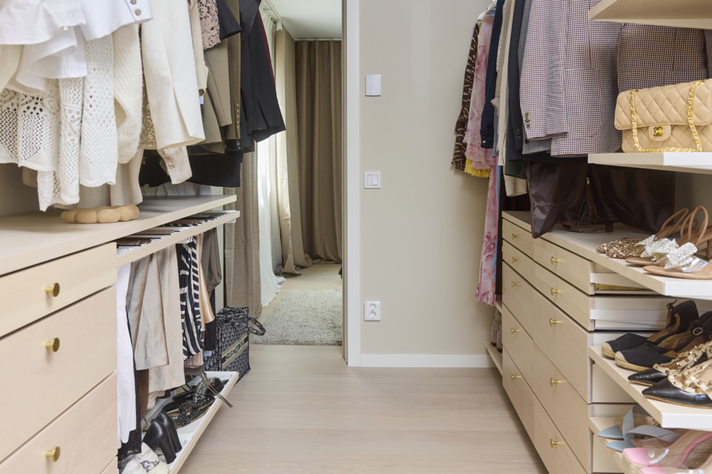 Chaque vêtement à sa place avec Elfa